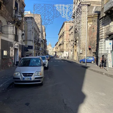 Ciuri Tuttu L'annu بيت ضيافة كاتانيا